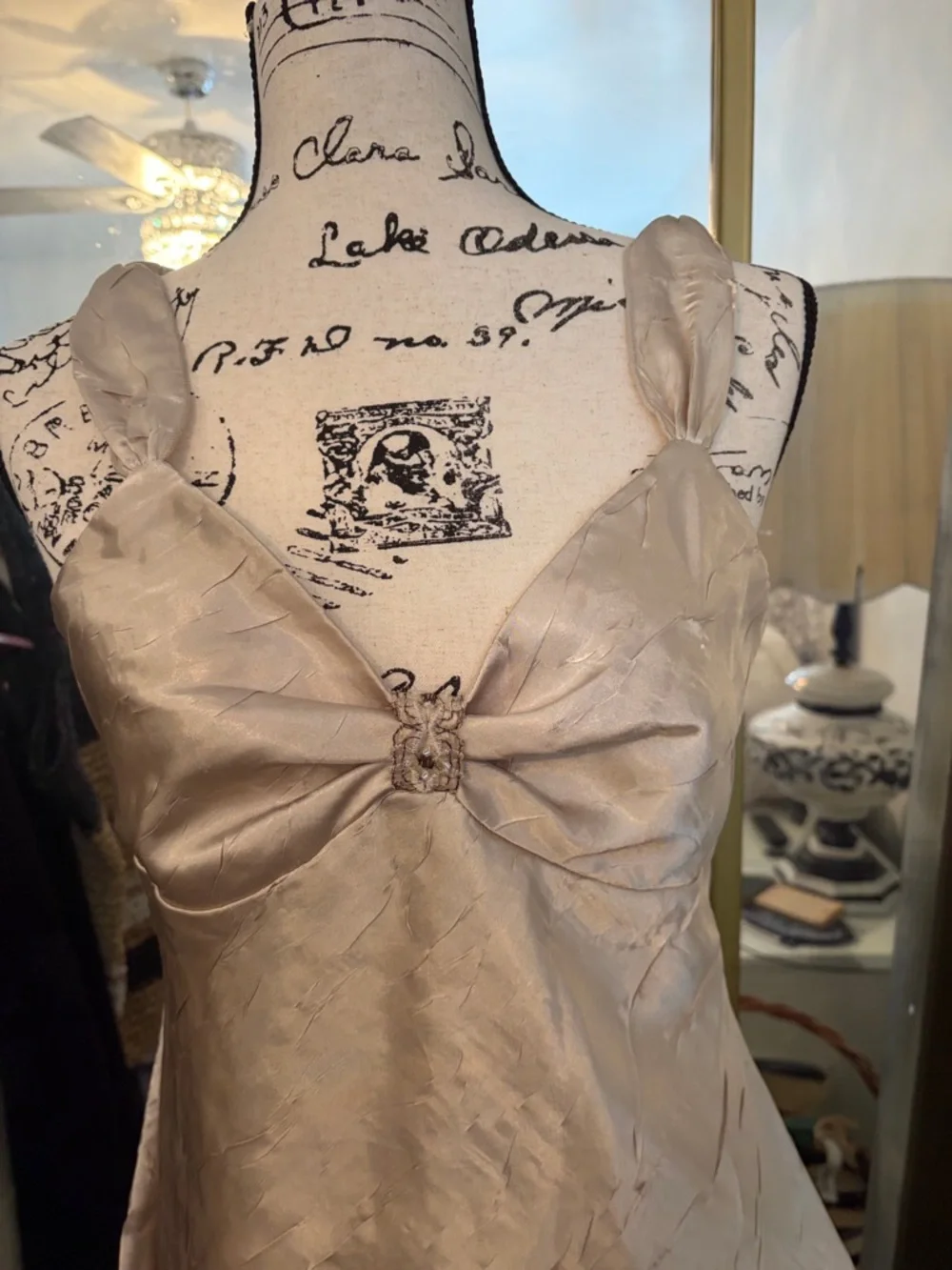 ❤️Champagne Silk Bow-Front Spaghetti Strap Tank - Picture 4 of 7